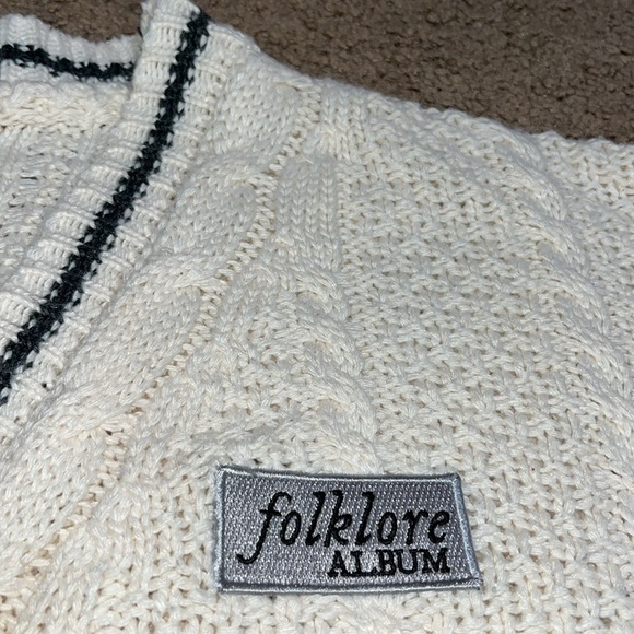 Original Taylor Swift Folklore Album Cardigan 2020 Medium/Large MD/LG - Picture 6 of 11